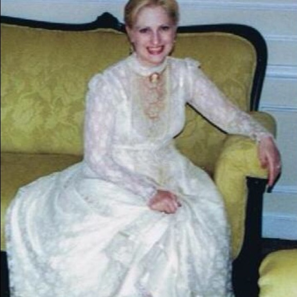 Meet your Posher, Susan - Picture 2 of 13